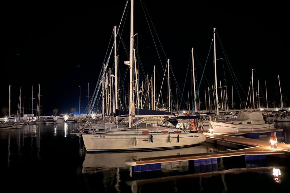Alquiler velero Bavaria 37 Cruiser Jappy - Navegar Noche
